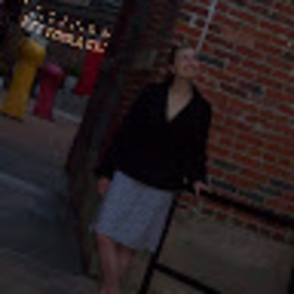 Meet your Posher, Katie - Picture 1 of 1